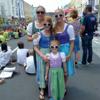 p1040022coole_turnfestbrillen_mit_jungturnerinnen_20130720_2098093498