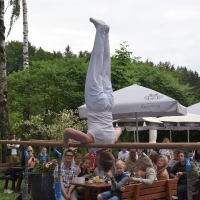 Turnen im Gastgarten