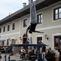 Turnen im Gastgarten