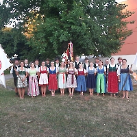 02 20230714_203258 Gruppenbild Wimpelwettstreit LTF Wels 2023 in Tracht