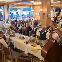 Turnermusi beim Hoisn